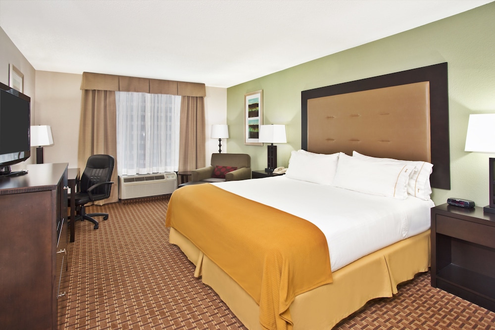 holiday inn express and suites harrington