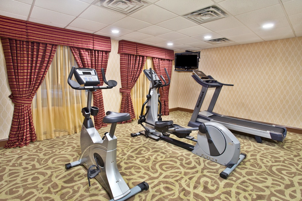 holiday inn express and suites harrington