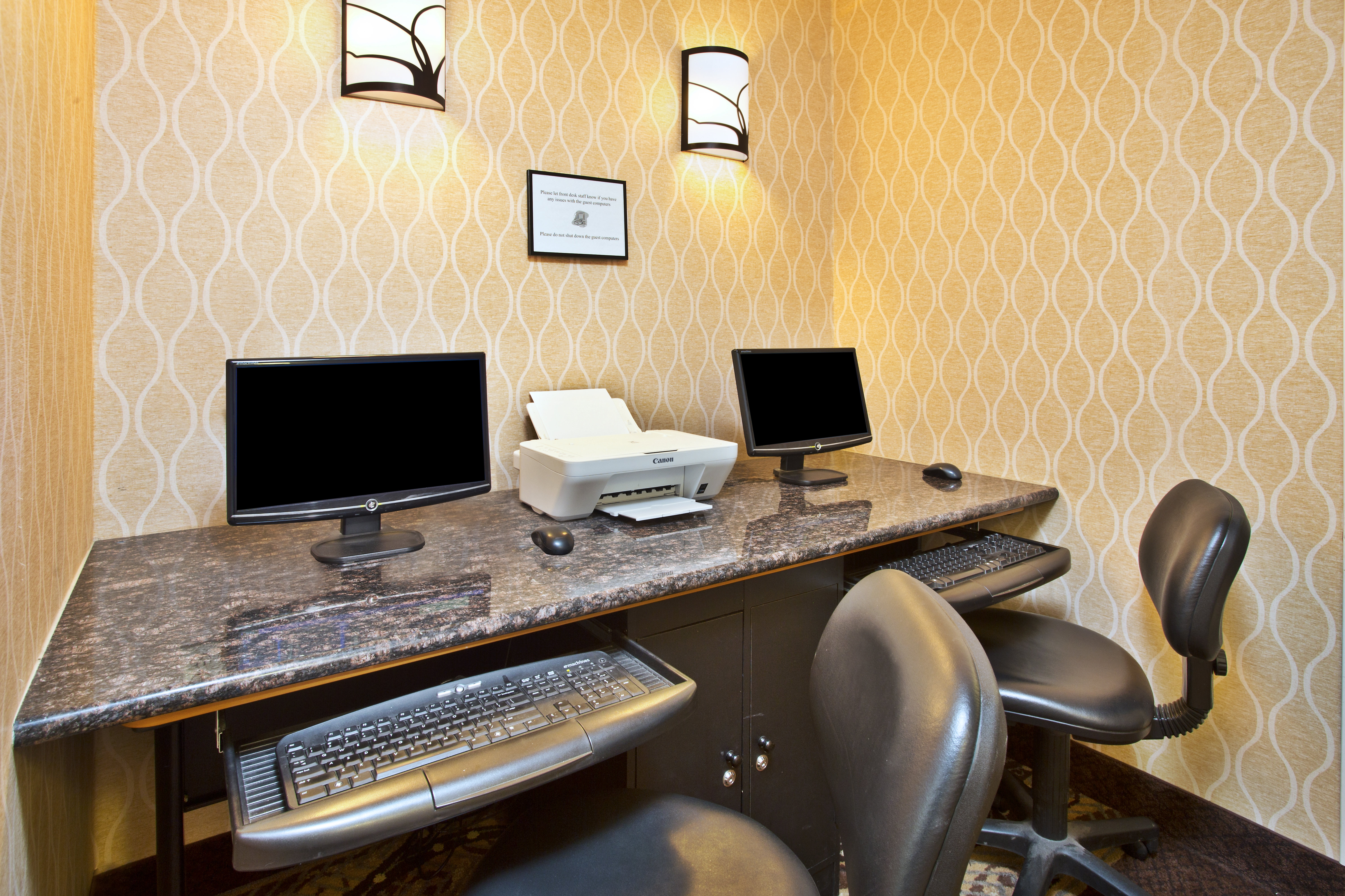 holiday inn express and suites harrington
