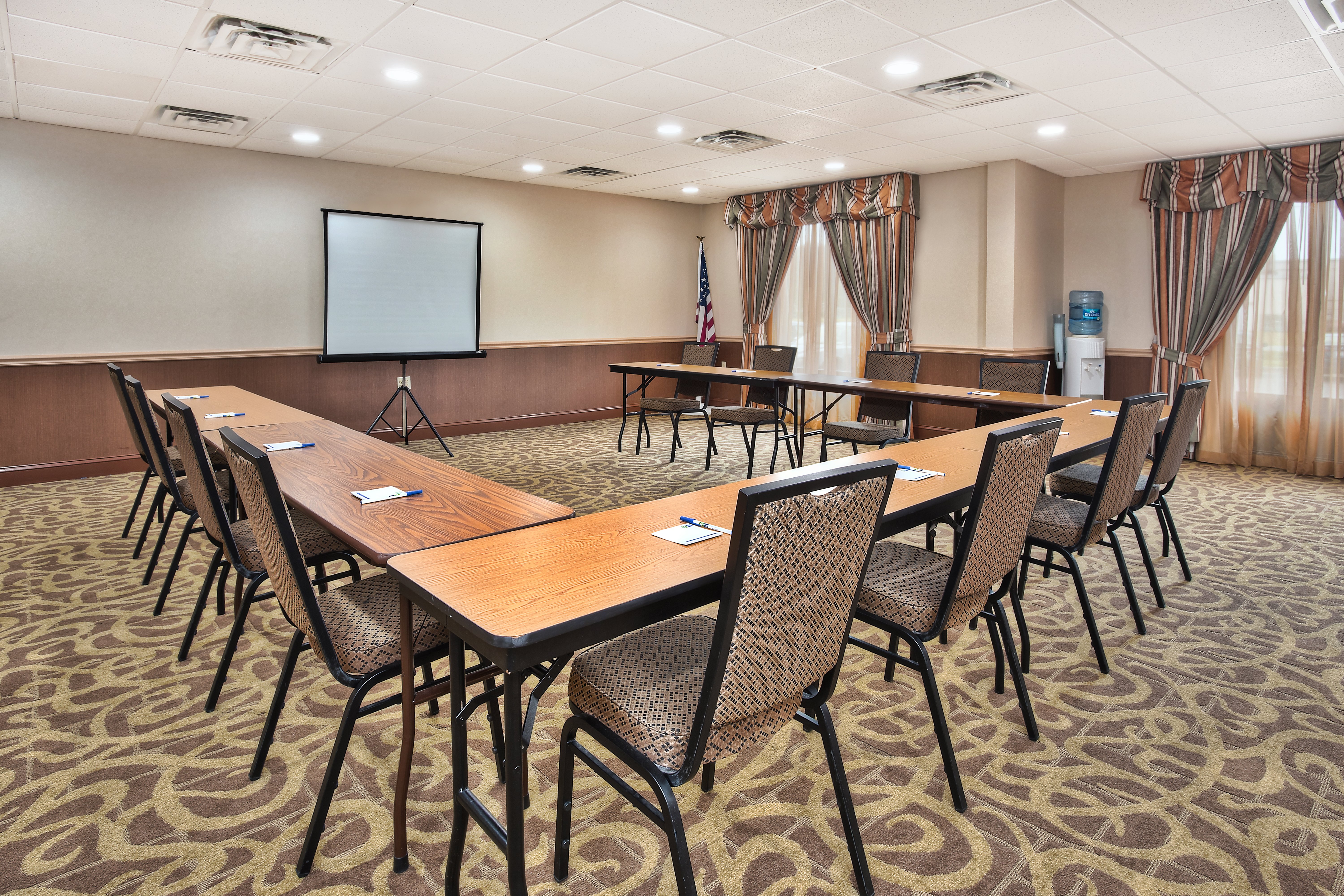 holiday inn express and suites harrington