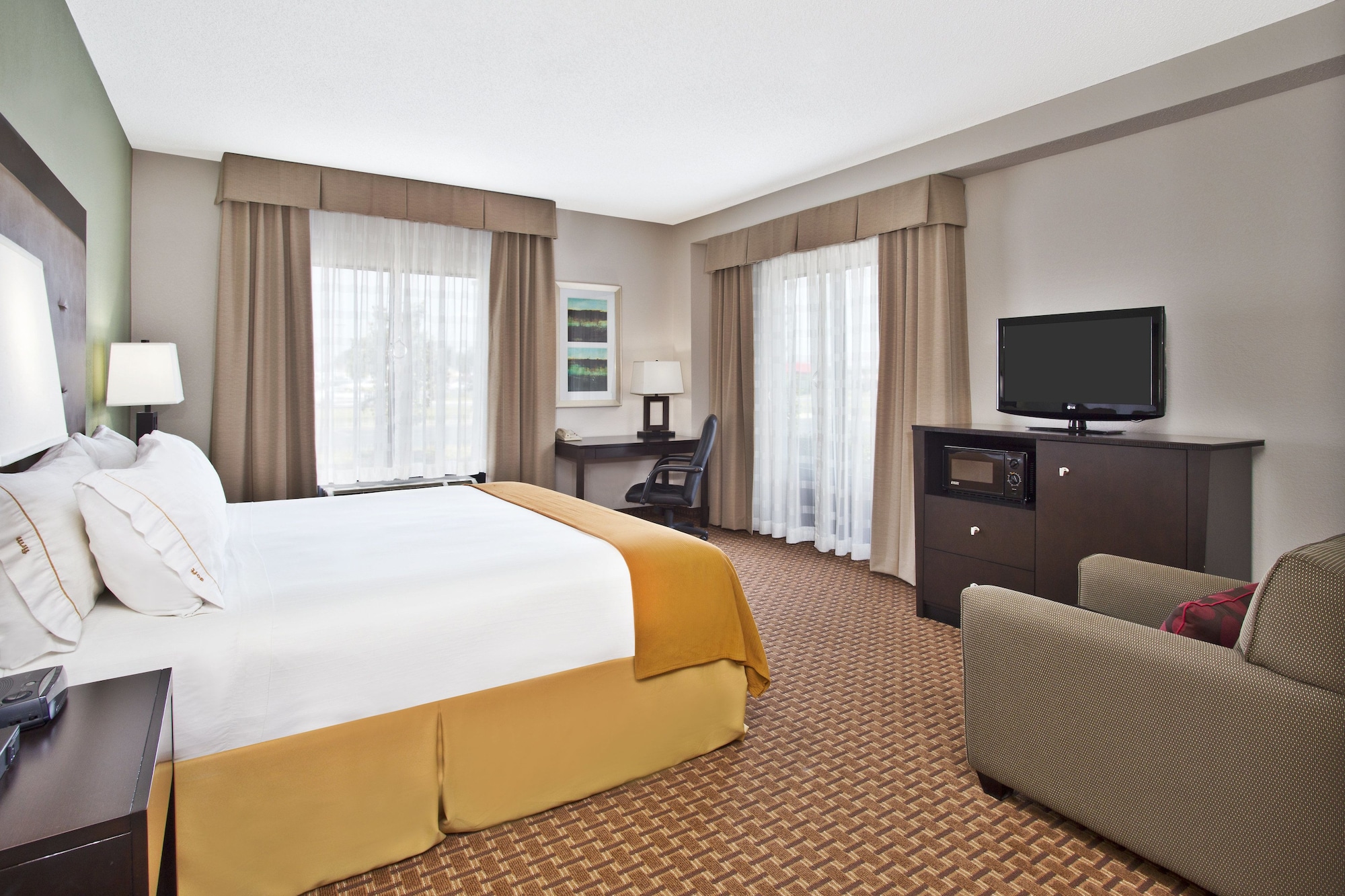 holiday inn express and suites harrington