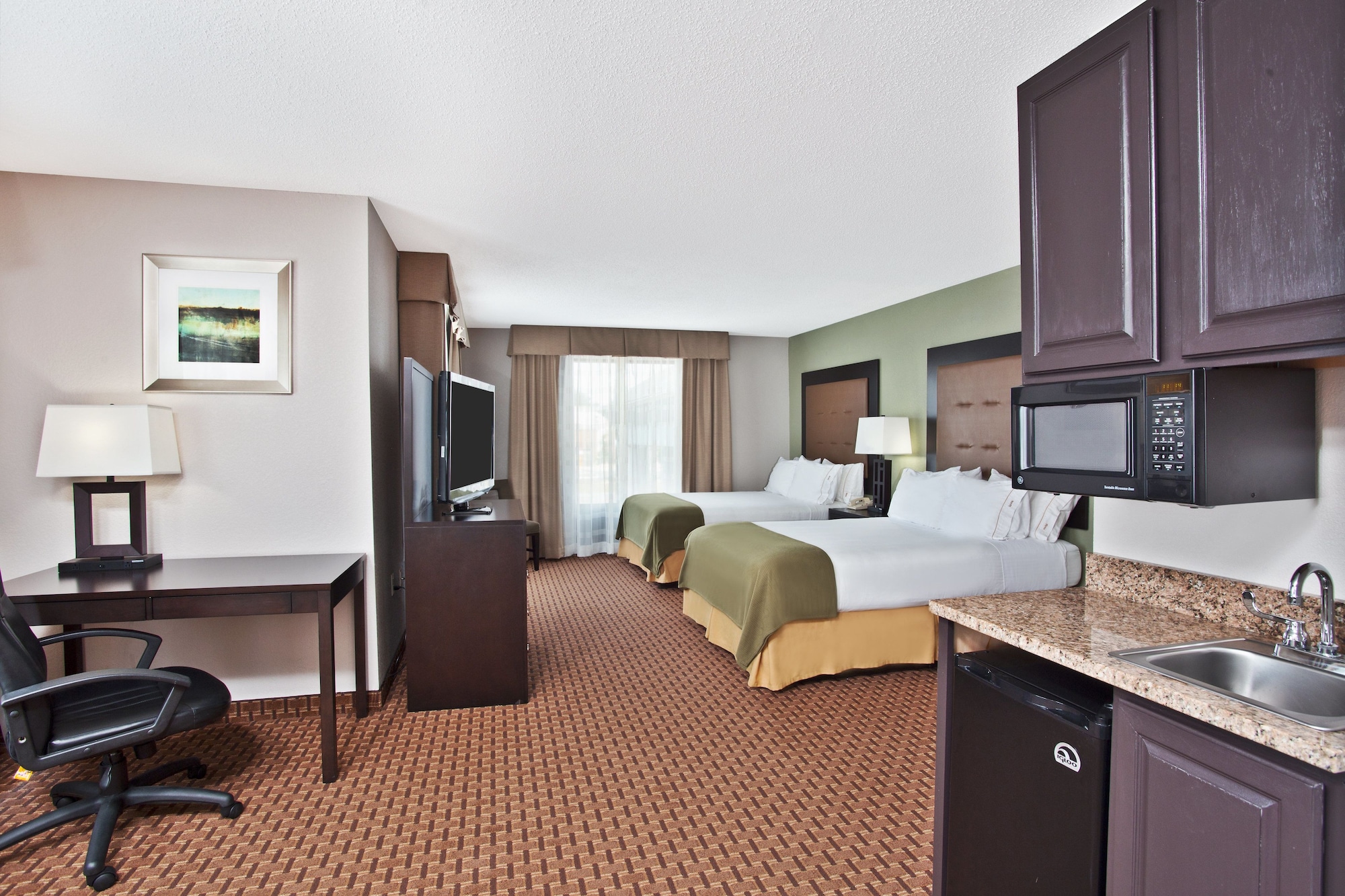 holiday inn express and suites harrington