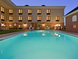holiday inn express and suites harrington