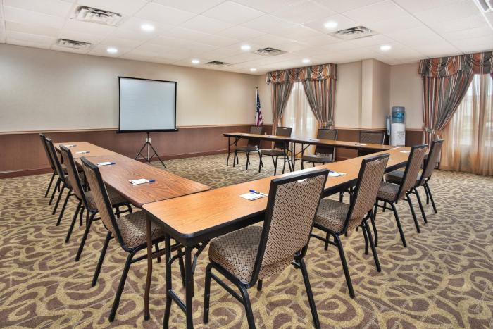 holiday inn express and suites harrington