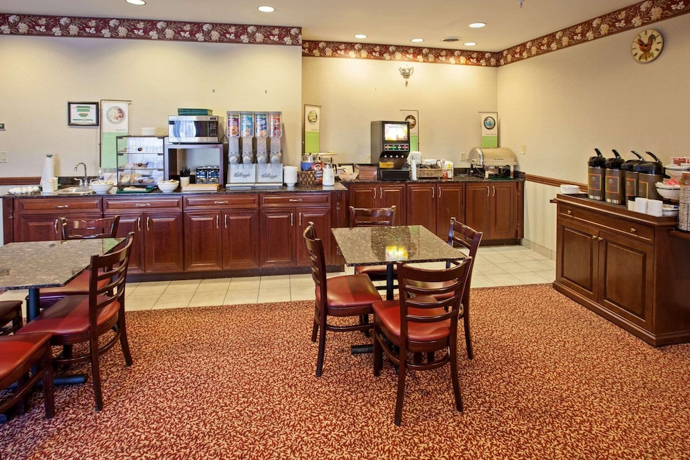 country inn and suites by radisson elkhart north in