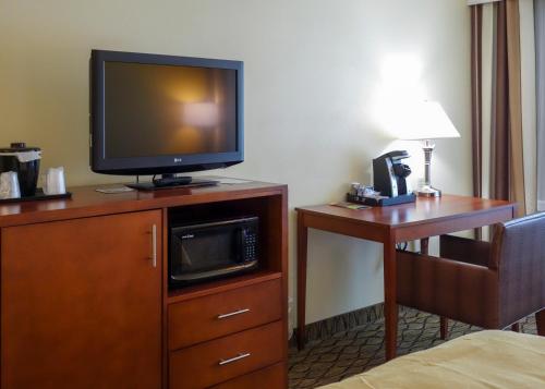 country inn and suites by radisson mishawaka in