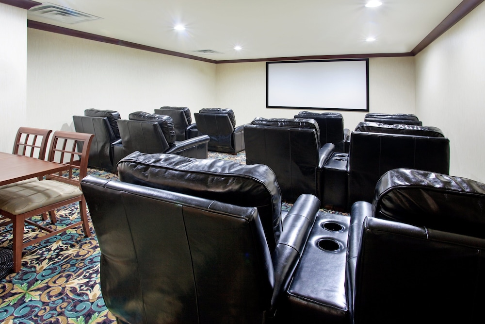 staybridge suites elkhart by ihg