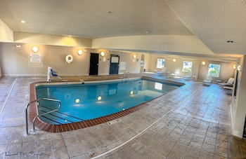 Staybridge Suites Elkhart By Ihg,Simonton Lake>>Elkhart,3 star