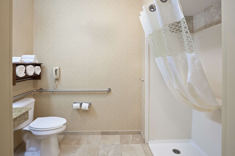 hampton inn elkhart in