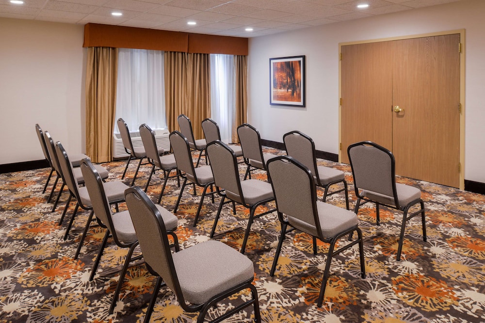 hampton inn elkhart in