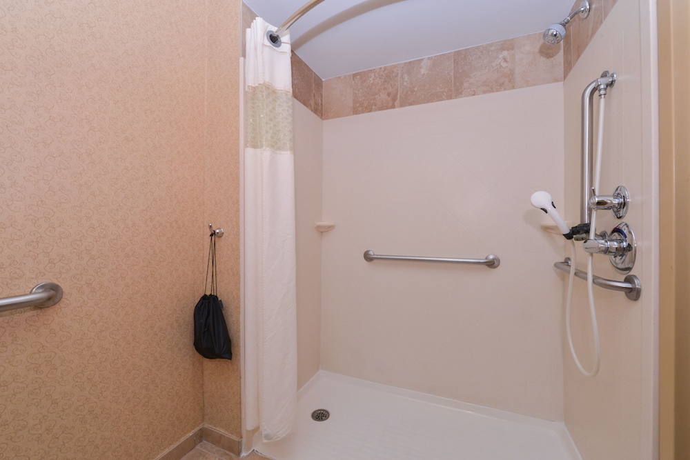 hampton inn elkhart in