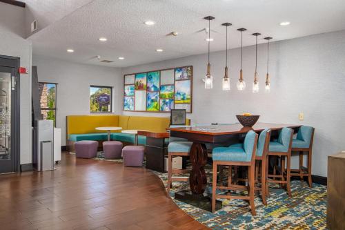 hampton inn elkhart in