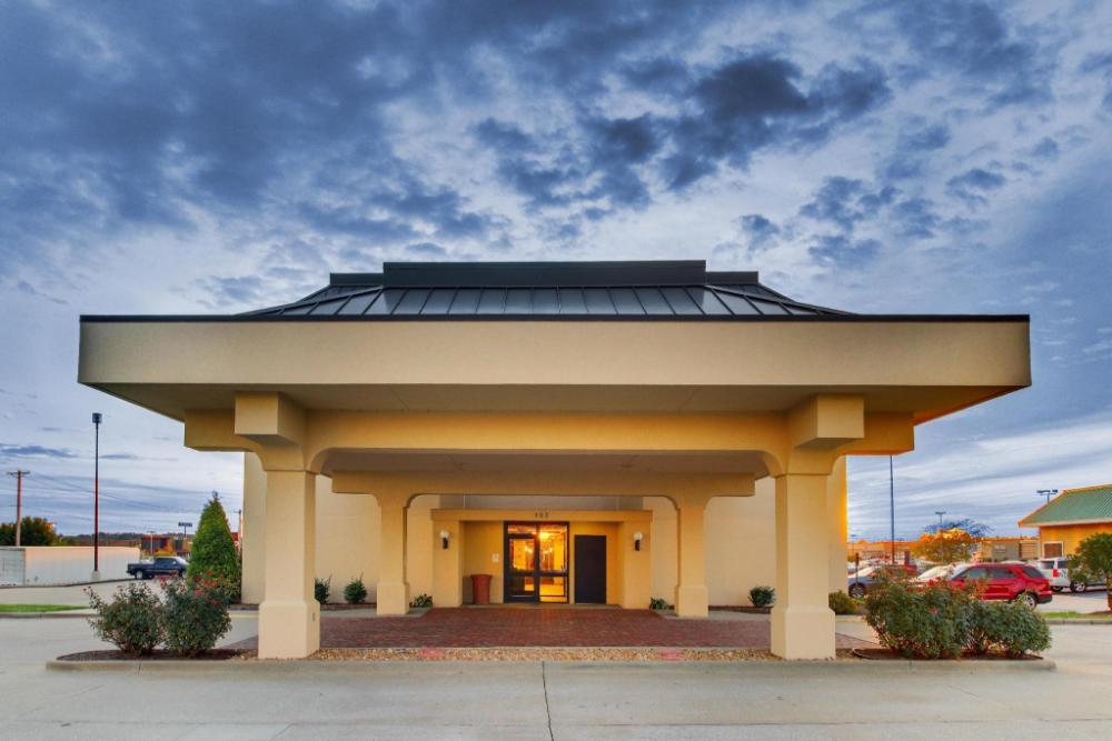 pear tree inn cape girardeau west