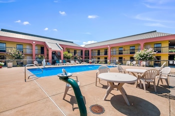 quality inn fredericksburg central park area