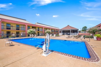 quality inn fredericksburg central park area