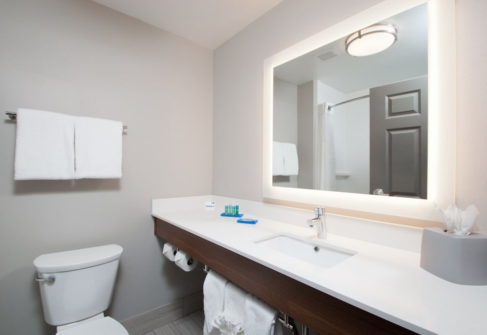 holiday inn express quantico stafford by ihg