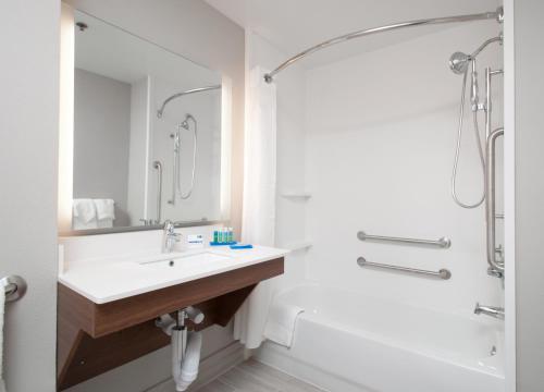 holiday inn express quantico stafford by ihg