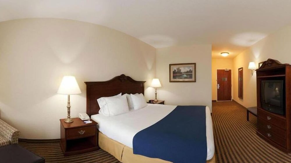holiday inn express and suites waxahachie by ihg