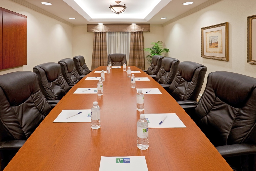 holiday inn express and suites waxahachie by ihg