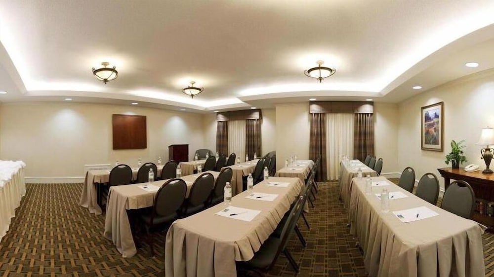 holiday inn express and suites waxahachie by ihg