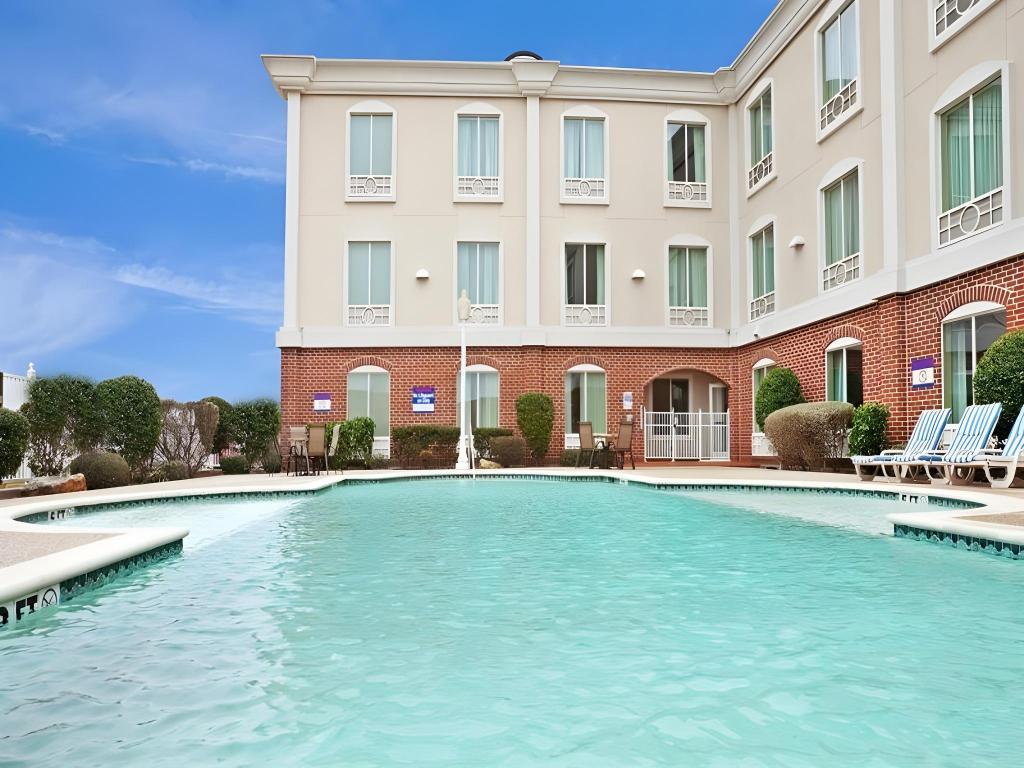 holiday inn express and suites waxahachie by ihg