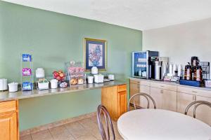 Super 8 By Wyndham Mokena/Frankfort /I-80,Frankfort>>Chicago,2 star