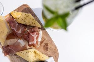 kyriad frejus centre