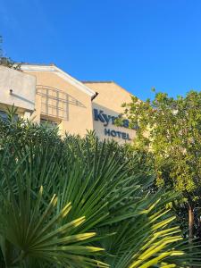 kyriad frejus centre