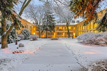 La Quinta Inn & Suites By Wyndham Appleton College Avenue,Grand Chute>>Appleton,3 star