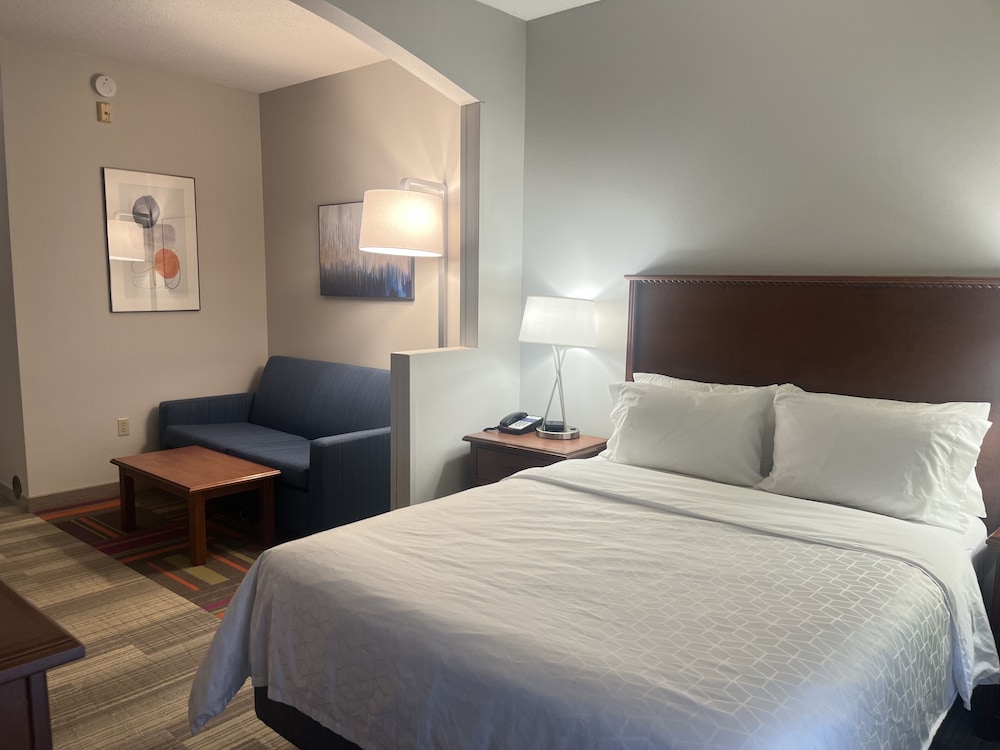 holiday inn express and suites sioux falls at empi