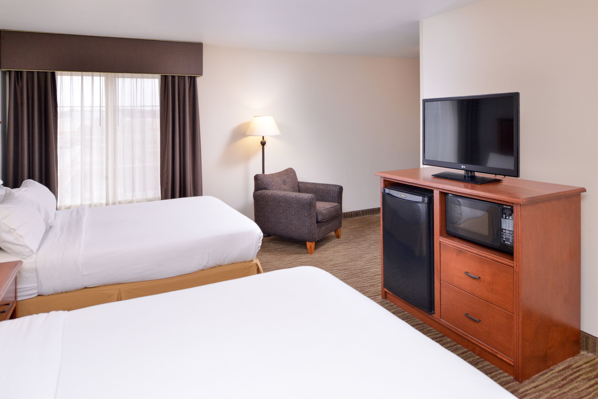holiday inn express and suites sioux falls at empi