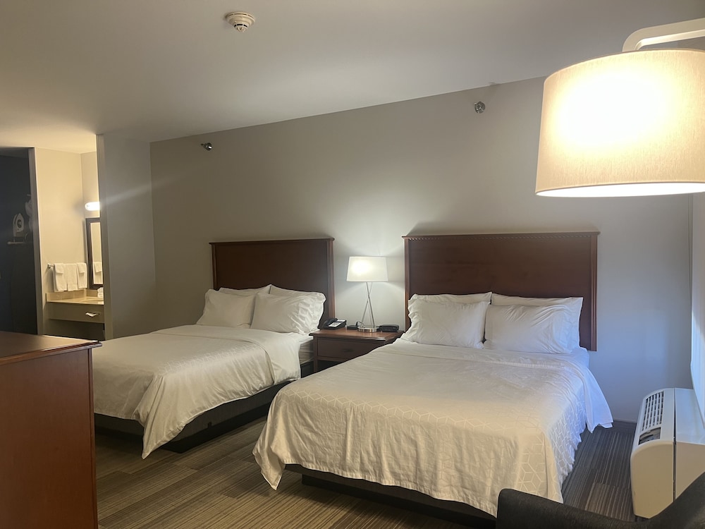 holiday inn express and suites sioux falls at empi