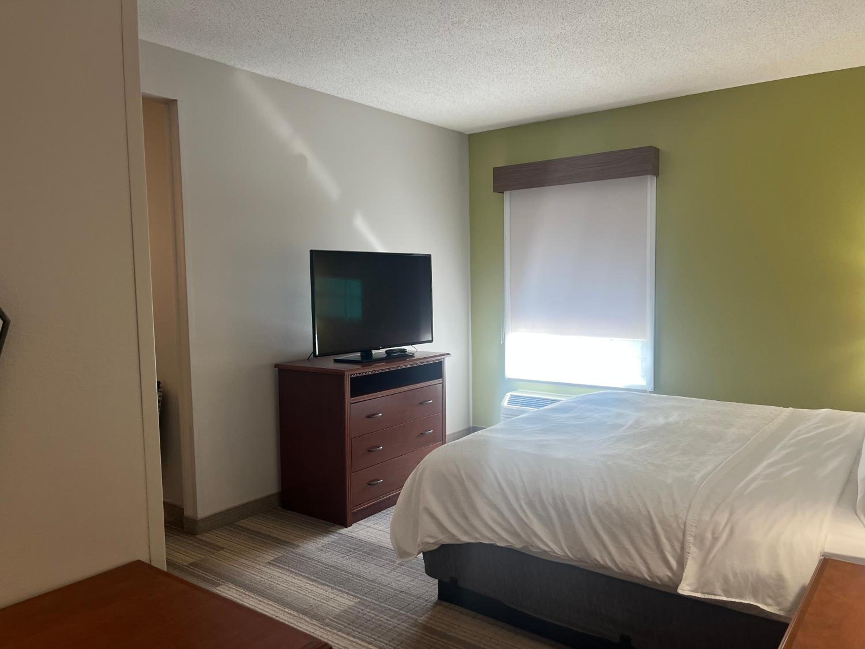 holiday inn express and suites sioux falls at empi
