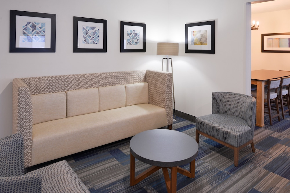holiday inn express and suites sioux falls at empi