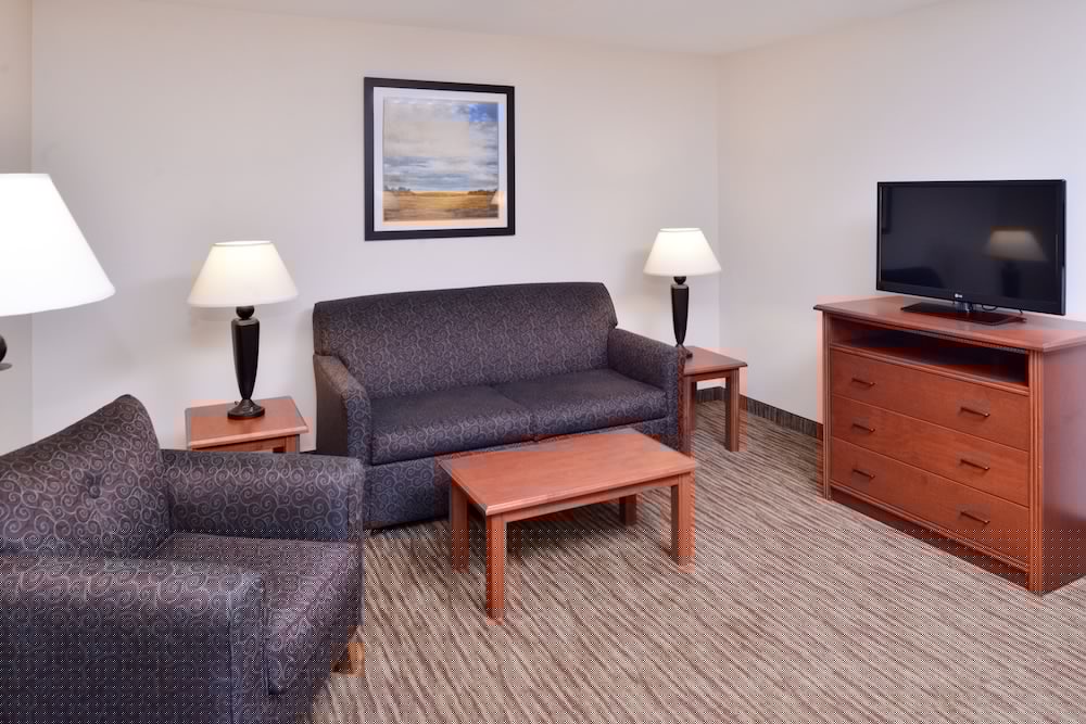 holiday inn express and suites sioux falls at empi
