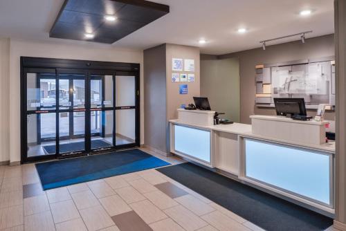 holiday inn express and suites sioux falls at empi