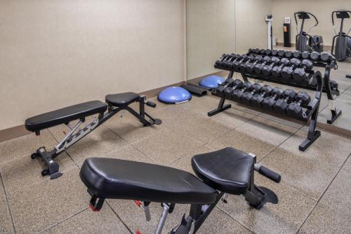 holiday inn express and suites sioux falls at empi