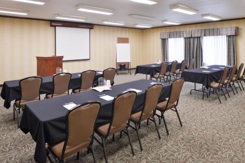 holiday inn express and suites sioux falls at empi