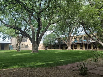 sagebrush inn and suites