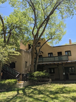 sagebrush inn and suites