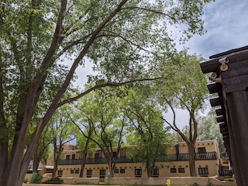 sagebrush inn and suites