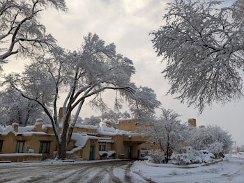 sagebrush inn and suites