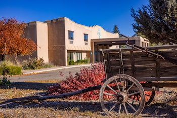 sagebrush inn and suites