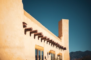 sagebrush inn and suites