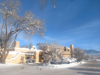 sagebrush inn and suites