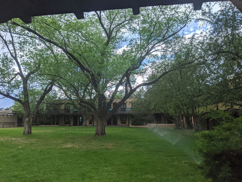 sagebrush inn and suites