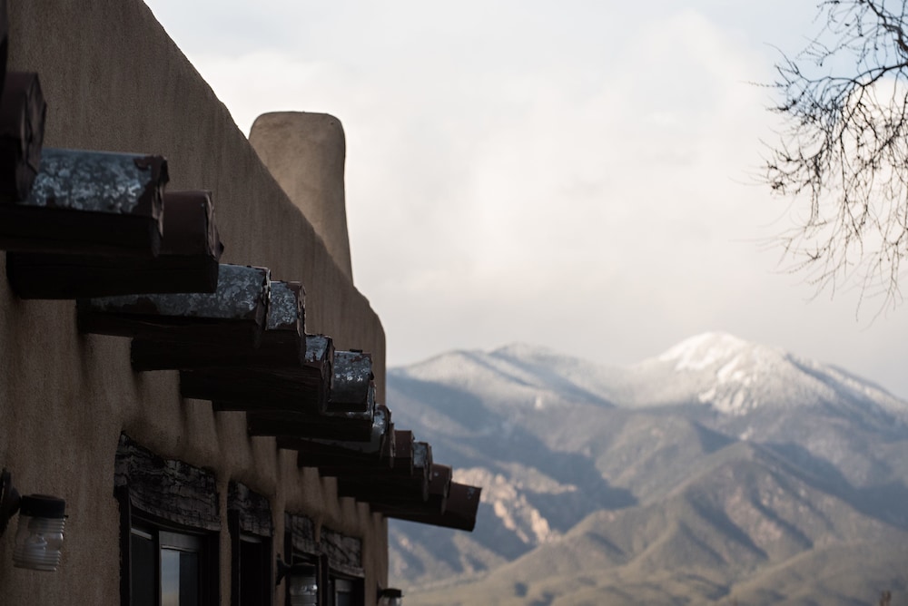 sagebrush inn and suites