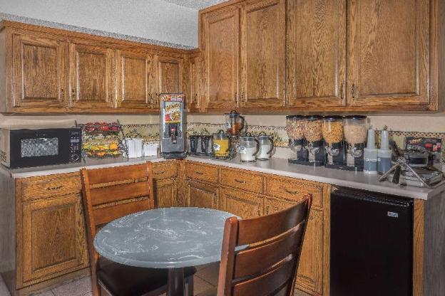 baymont by wyndham macon i 475