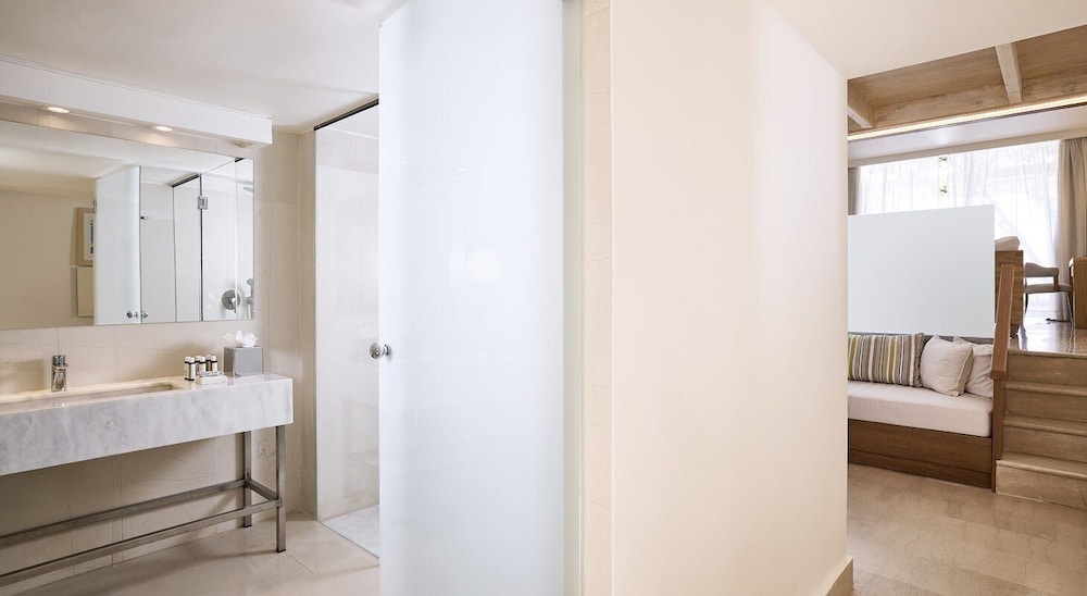 st nicolas bay resort hotel and villas