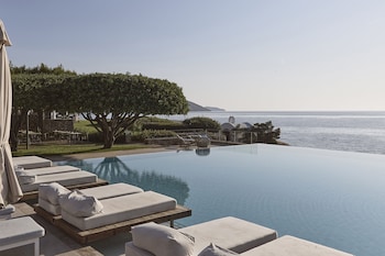 st nicolas bay resort hotel and villas